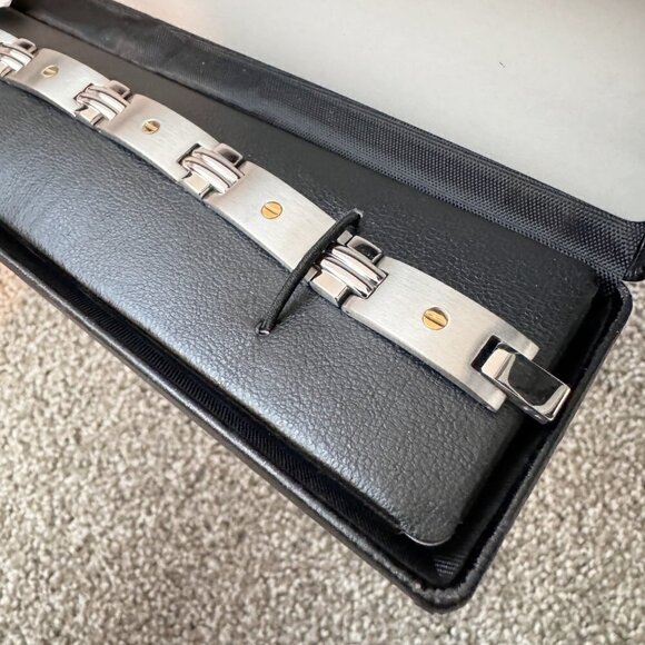 NWT Kohls Stainless Steel Silver Link Bracelet Gift‎ New - Picture 3 of 9